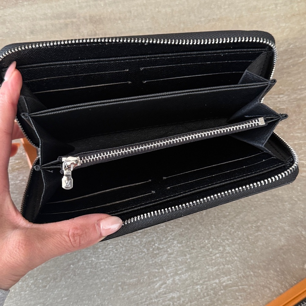 Zipper wallet - Picture 2 of 5